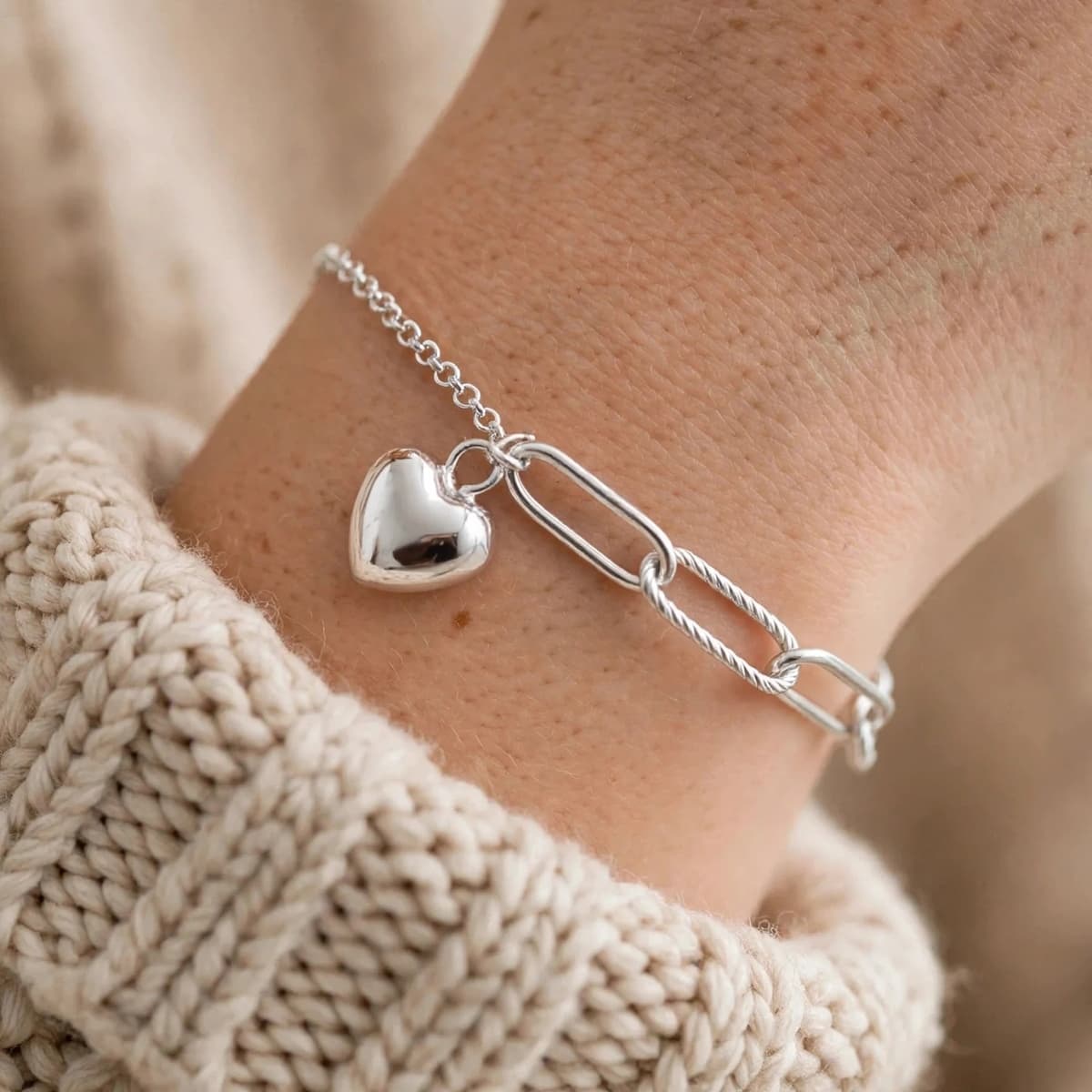 Pulsera de Plata 925 con Eslabones y Dije Corazón – Conexión