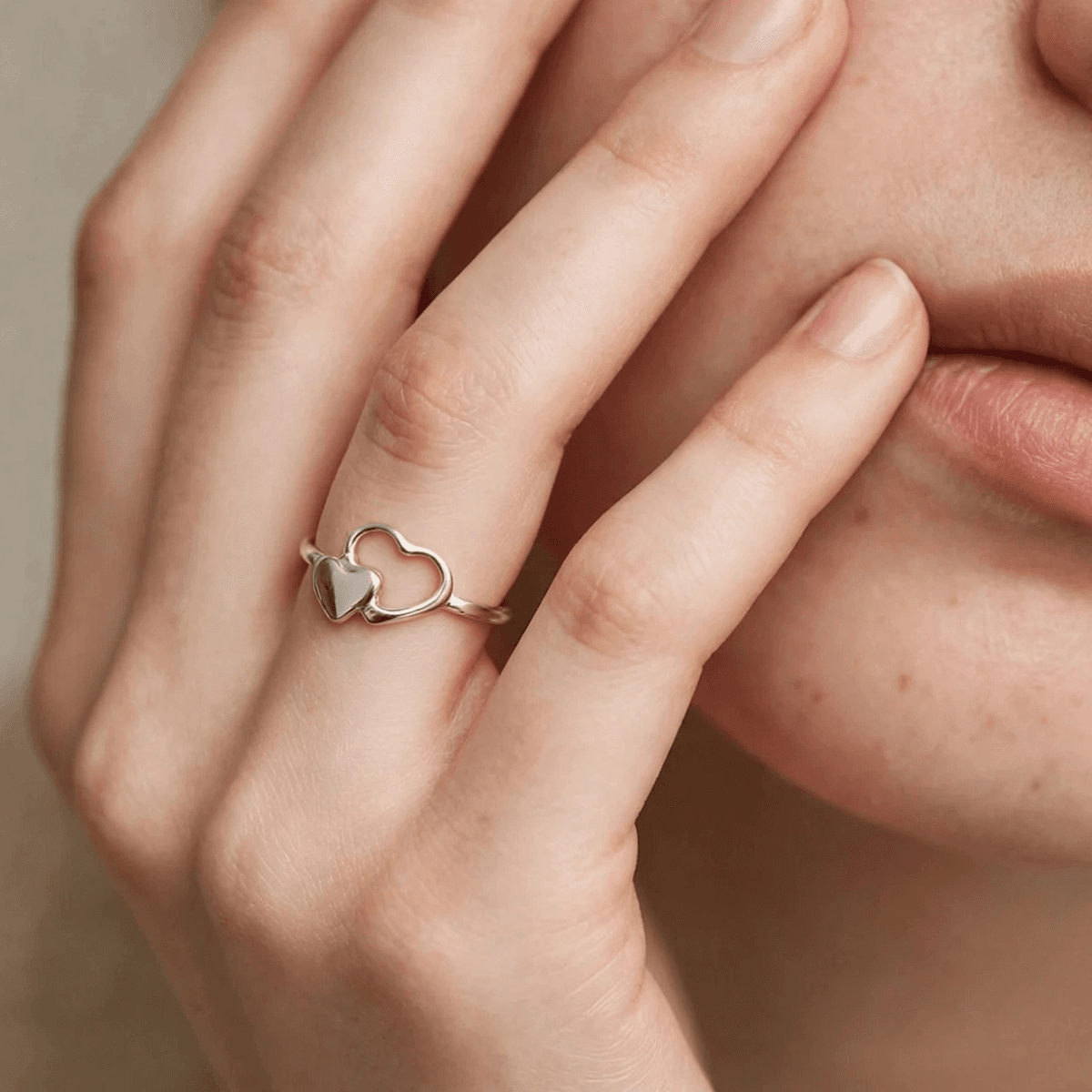 Anillo Finito de Plata 925 con Doble Corazón – Dos Almas